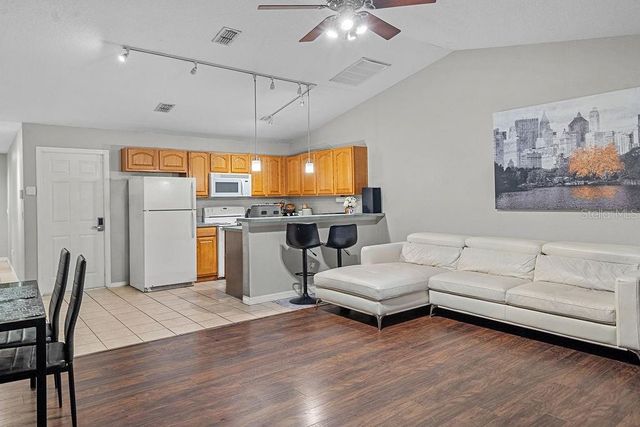 225 W OSCEOLA STREET, Clermont, FL 34711