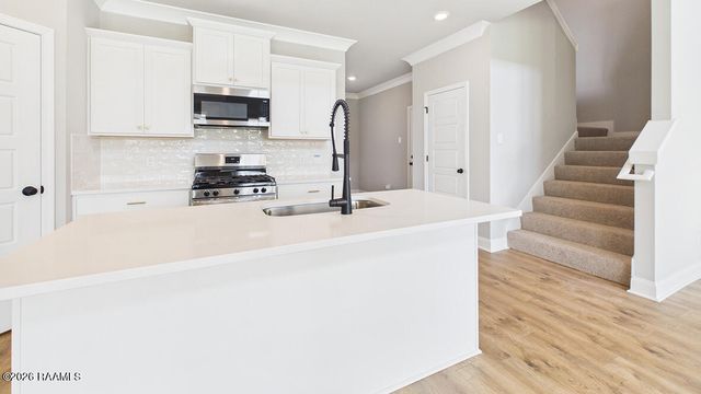 111 Belle Lake Drive, Lafayette, LA 70506