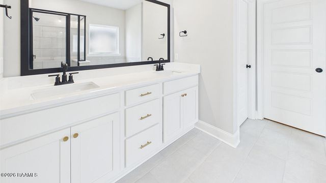 111 Belle Lake Drive, Lafayette, LA 70506