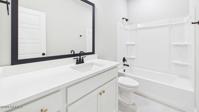 111 Belle Lake Drive, Lafayette, LA 70506
