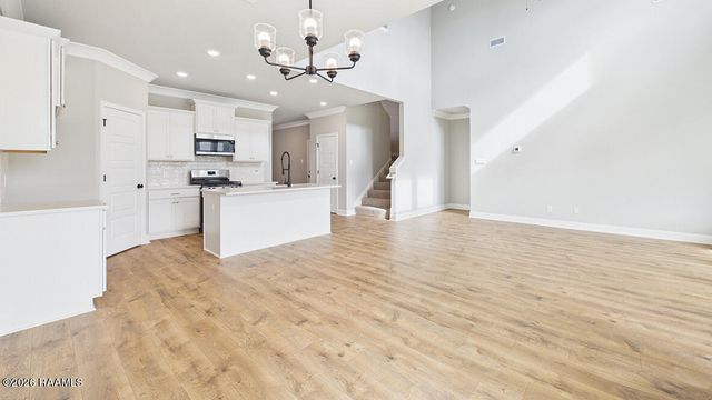 111 Belle Lake Drive, Lafayette, LA 70506