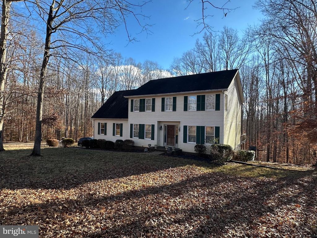 57 HOLLY BERRY RD, Fredericksburg, VA 22406