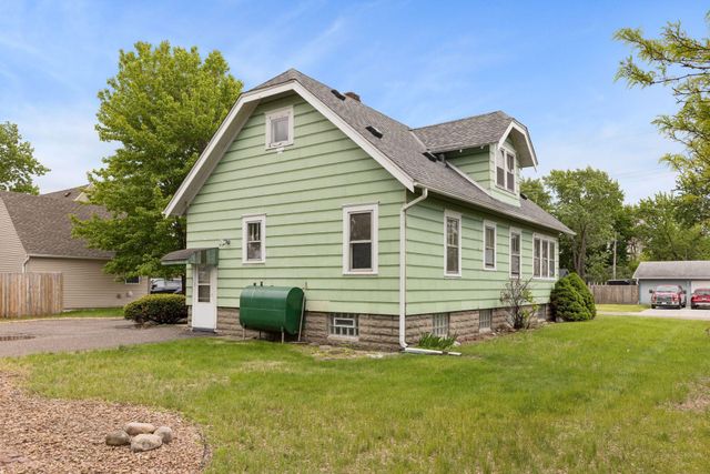 814 62nd Avenue N, Brooklyn Center, MN 55430