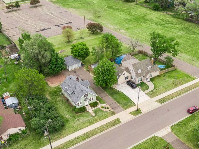 814 62nd Avenue N, Brooklyn Center, MN 55430