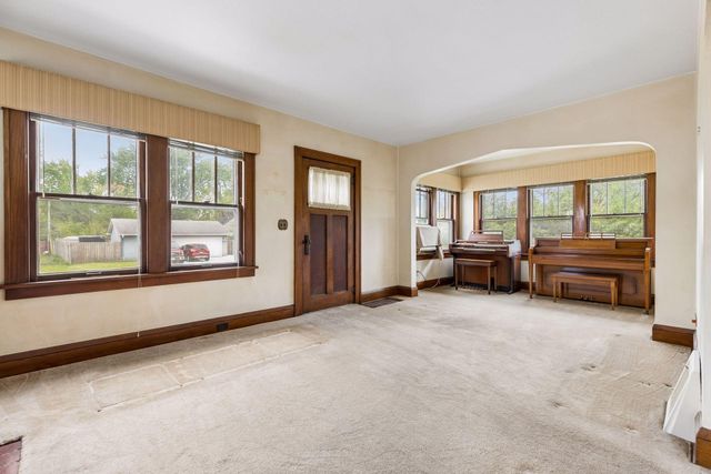 814 62nd Avenue N, Brooklyn Center, MN 55430
