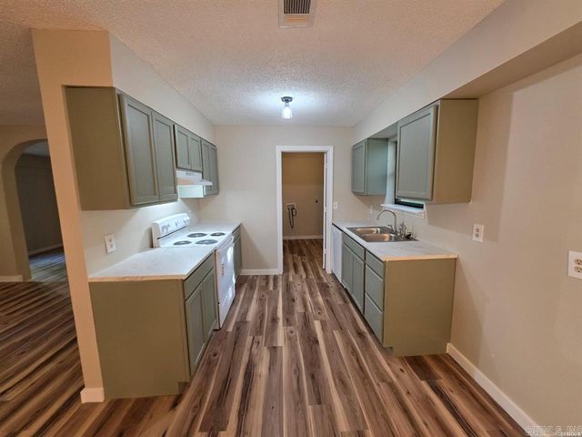 156 Honeysuckle Circle, Hot Springs, AR 71913