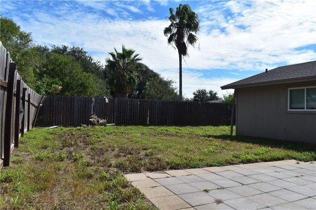 985 Ribbon Tail St, Corpus Christi, TX 78418