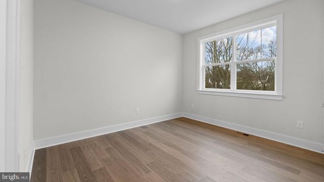 8281 COLLING MANOR CT, Alexandria, VA 22308