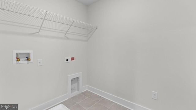 8281 COLLING MANOR CT, Alexandria, VA 22308