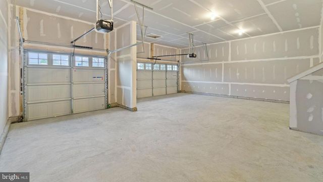 8281 COLLING MANOR CT, Alexandria, VA 22308