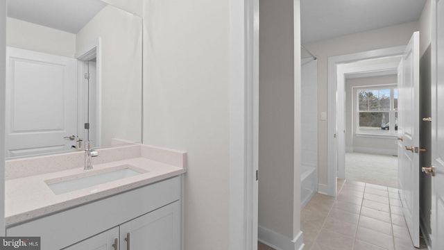 8281 COLLING MANOR CT, Alexandria, VA 22308