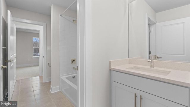 8281 COLLING MANOR CT, Alexandria, VA 22308