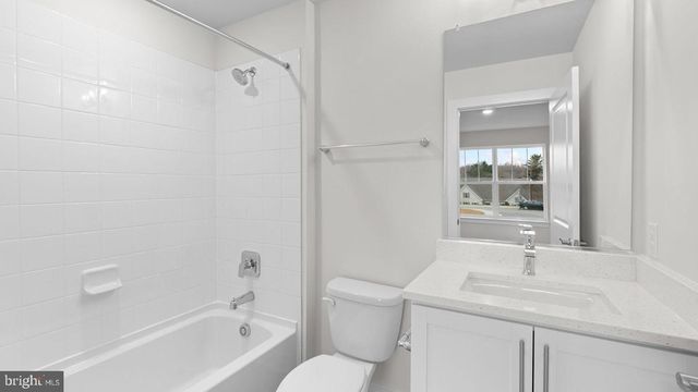 8281 COLLING MANOR CT, Alexandria, VA 22308