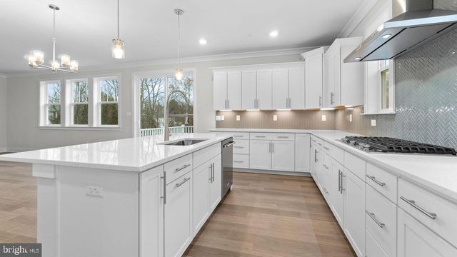 8281 COLLING MANOR CT, Alexandria, VA 22308