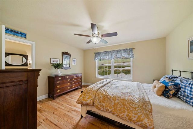 1040 Red Tail Hollow, N Franklin Twp, PA 15301