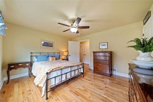 1040 Red Tail Hollow, N Franklin Twp, PA 15301