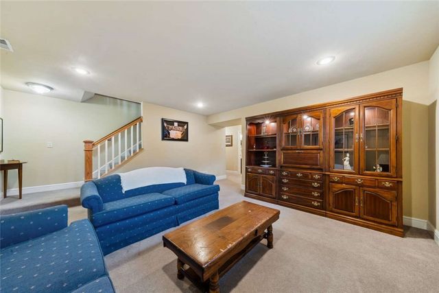 1040 Red Tail Hollow, N Franklin Twp, PA 15301