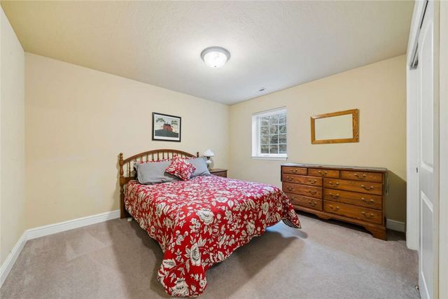 1040 Red Tail Hollow, N Franklin Twp, PA 15301