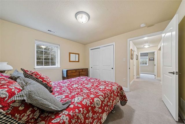 1040 Red Tail Hollow, N Franklin Twp, PA 15301