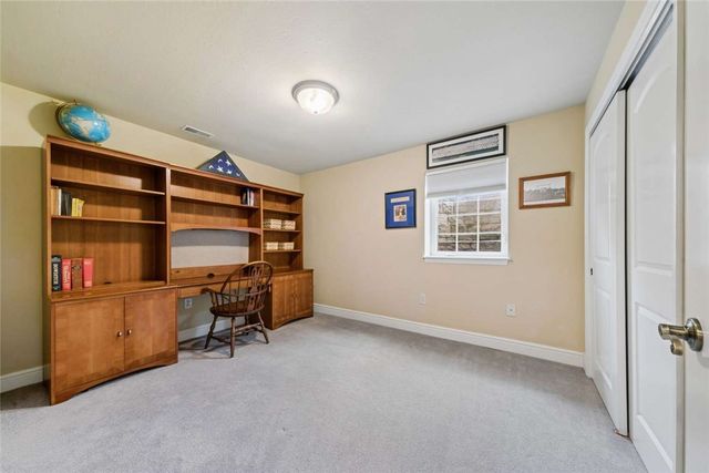 1040 Red Tail Hollow, N Franklin Twp, PA 15301