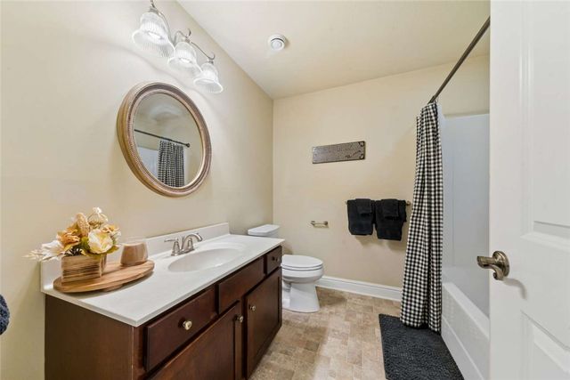 1040 Red Tail Hollow, N Franklin Twp, PA 15301