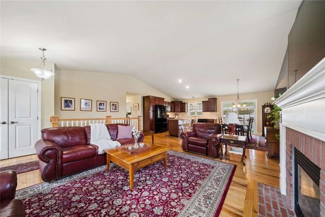 1040 Red Tail Hollow, N Franklin Twp, PA 15301