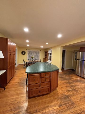 29 Rogers Ave, West Springfield, MA 01089