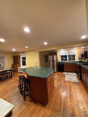 29 Rogers Ave, West Springfield, MA 01089