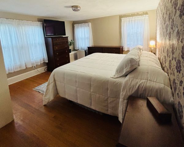 29 Rogers Ave, West Springfield, MA 01089