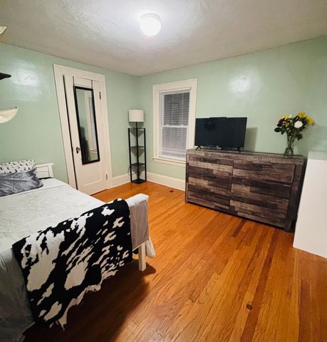 29 Rogers Ave, West Springfield, MA 01089