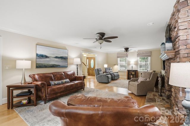 405 Hillcrest Drive, Harrisburg, NC 28075
