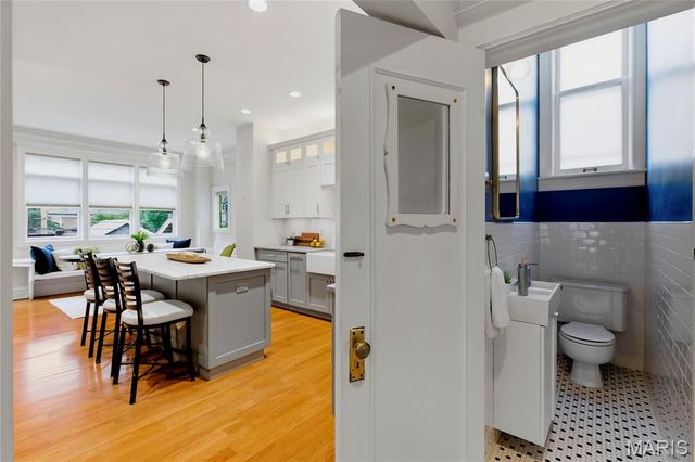6922 Kingsbury Boulevard, University City, MO 63130