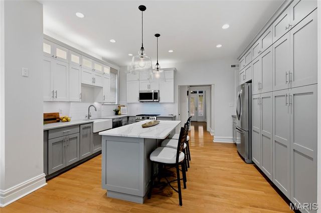 6922 Kingsbury Boulevard, University City, MO 63130