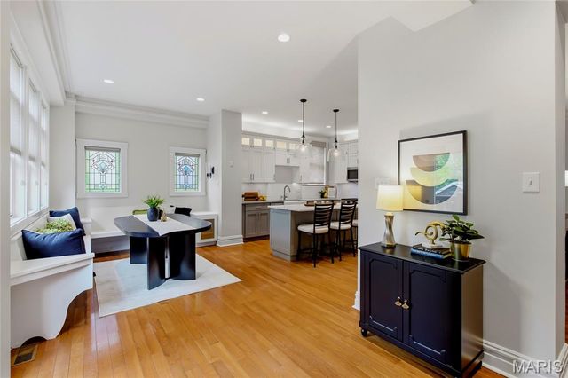 6922 Kingsbury Boulevard, University City, MO 63130