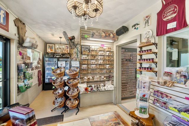 285 Harmony Ln, Smithville, TN 37166