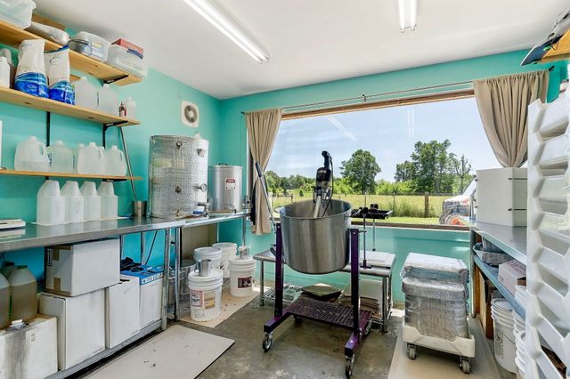 285 Harmony Ln, Smithville, TN 37166