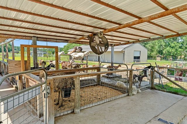 285 Harmony Ln, Smithville, TN 37166