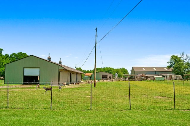 285 Harmony Ln, Smithville, TN 37166