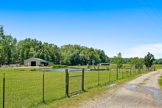 285 Harmony Ln, Smithville, TN 37166