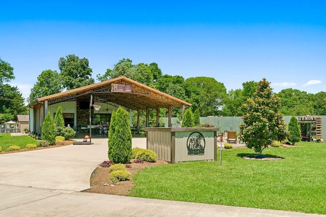 285 Harmony Ln, Smithville, TN 37166