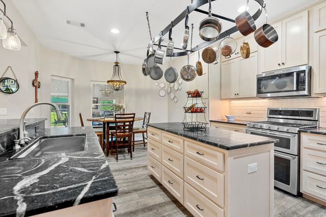 285 Harmony Ln, Smithville, TN 37166