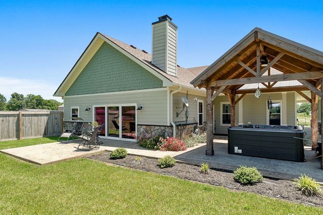 285 Harmony Ln, Smithville, TN 37166