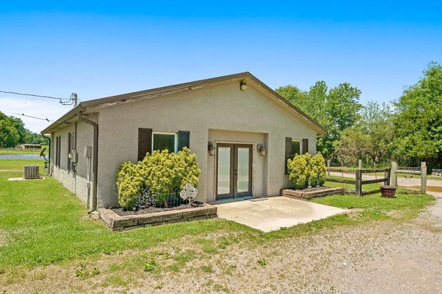 285 Harmony Ln, Smithville, TN 37166