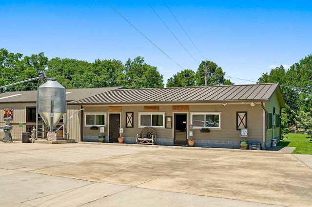 285 Harmony Ln, Smithville, TN 37166