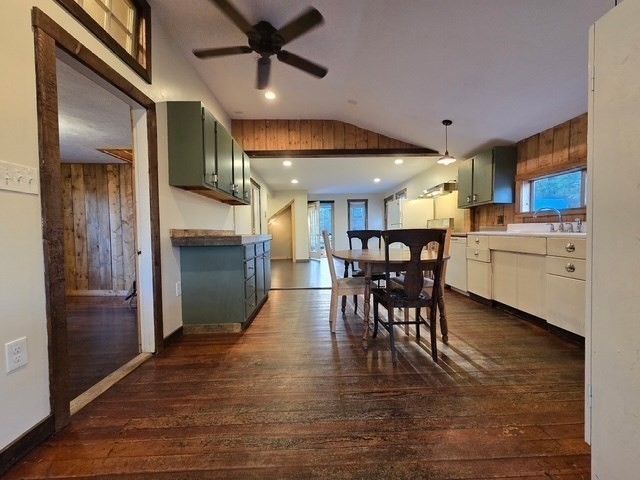 123 Rainbow Dr, Templeton, MA 01468