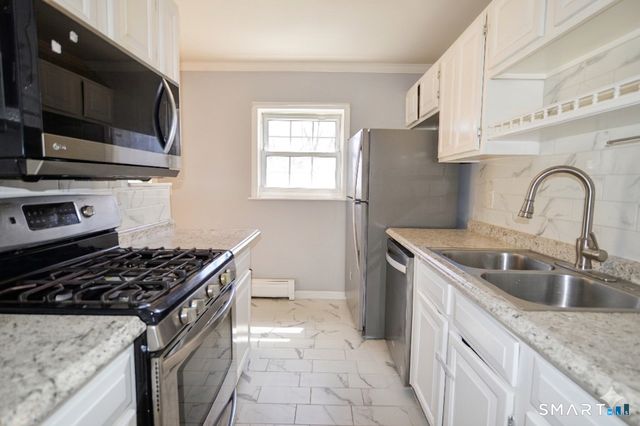 17 Rain Dance Circle, Naugatuck, CT 06770