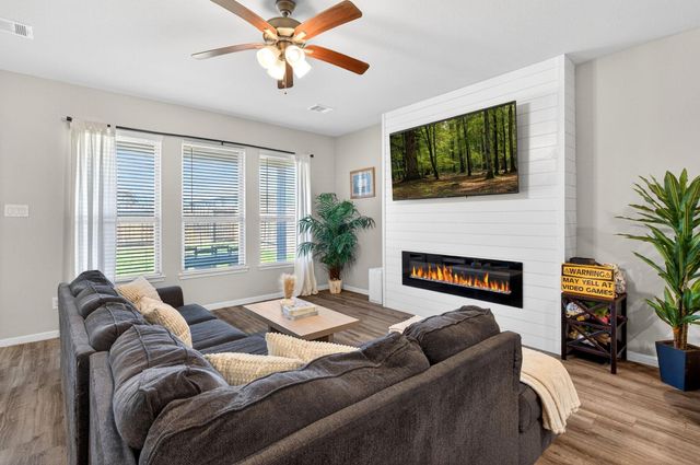 2121 Cedar Way Dr, Conroe, TX 77301