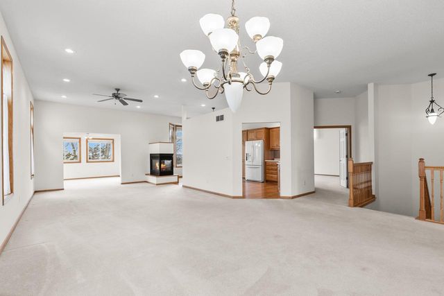 10471 Spyglass Drive, Eden Prairie, MN 55347