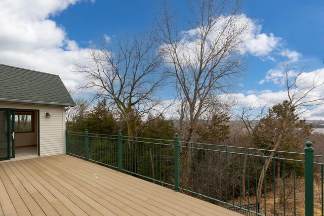 10471 Spyglass Drive, Eden Prairie, MN 55347