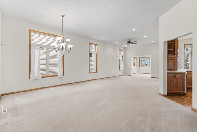 10471 Spyglass Drive, Eden Prairie, MN 55347